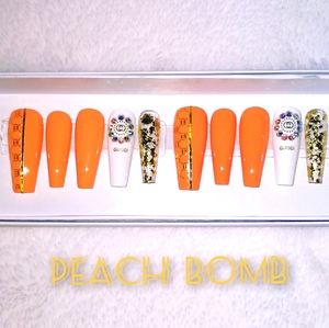 Lux Press-On Nail Set (Coffin Shape)